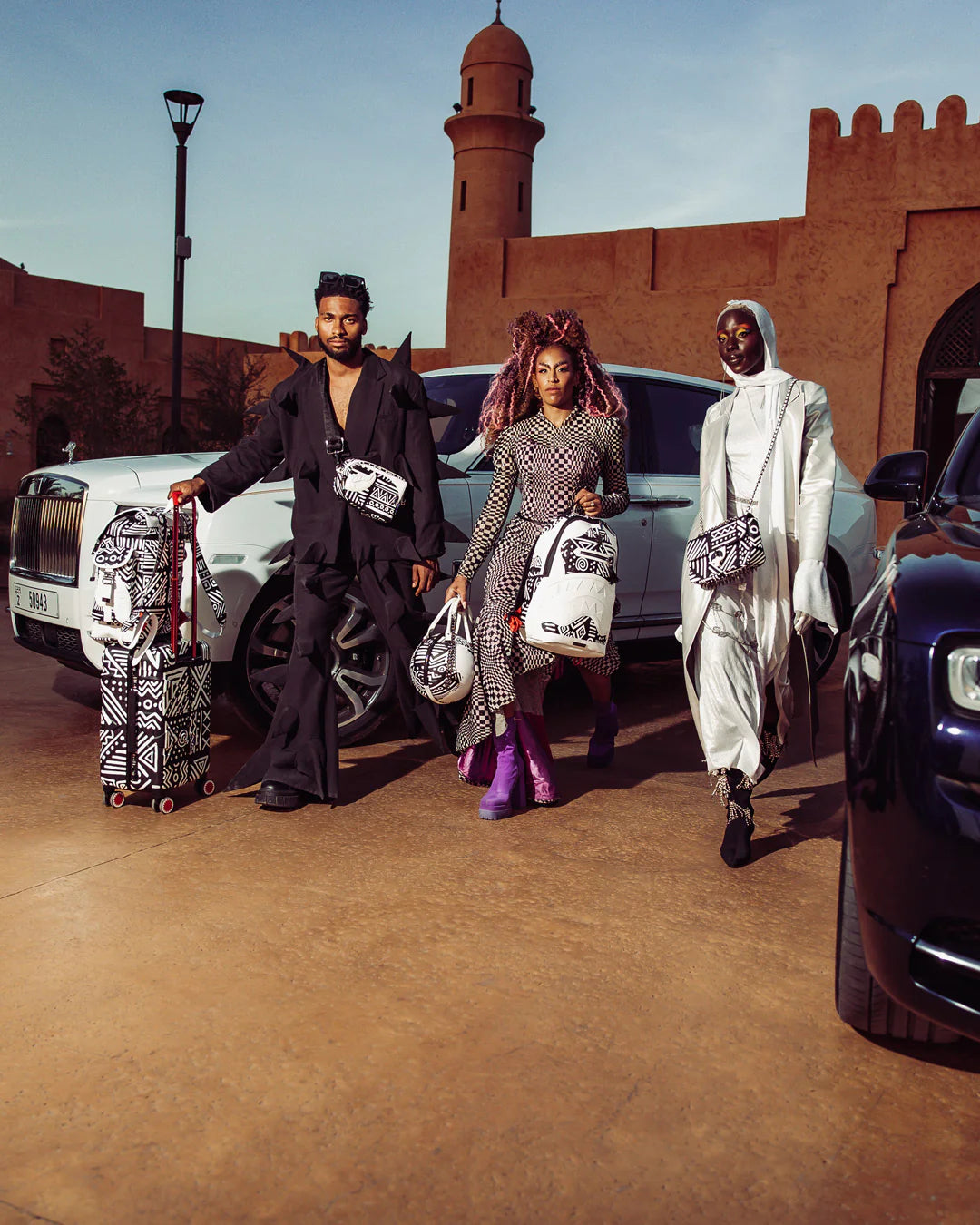 A.I.8 AFRICAN INTELLIGENCE - ORIGIN STORY SHARK HANDBAG - Image 12