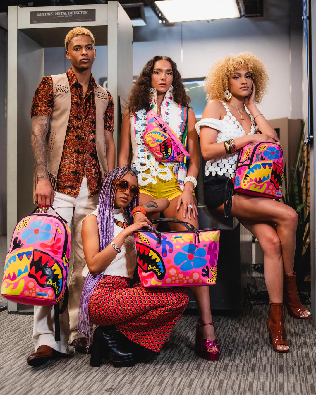 PSYCHEDELIC VOYAGE SAVVY CROSSBODY - Image 6