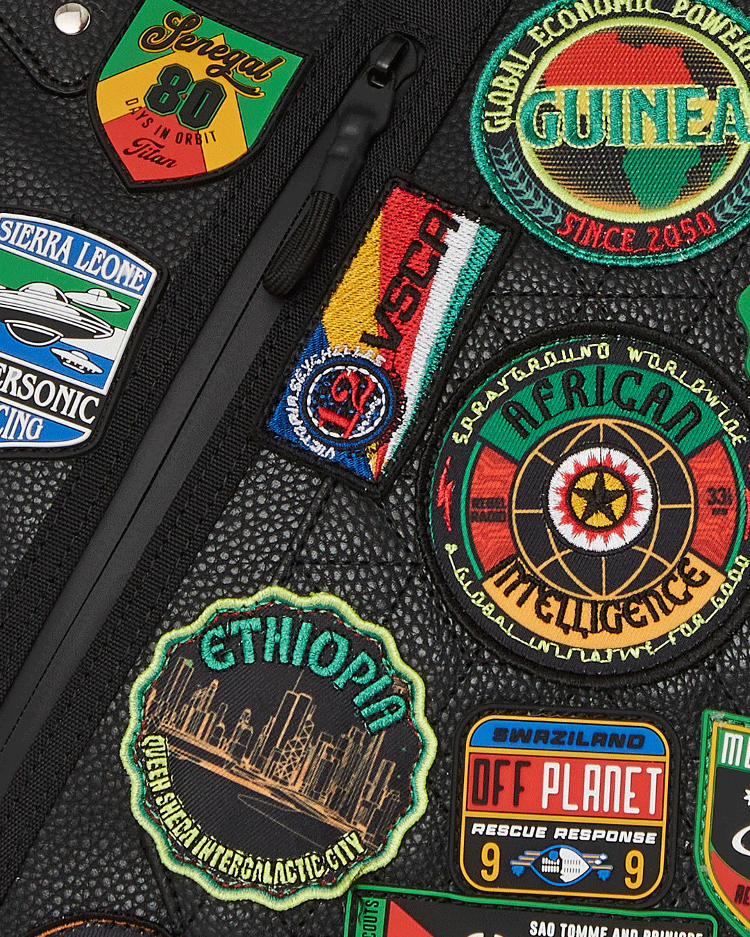 A.I. THE 54 (PATCHES OF AFRICA) CARGO TOTE - Image 7
