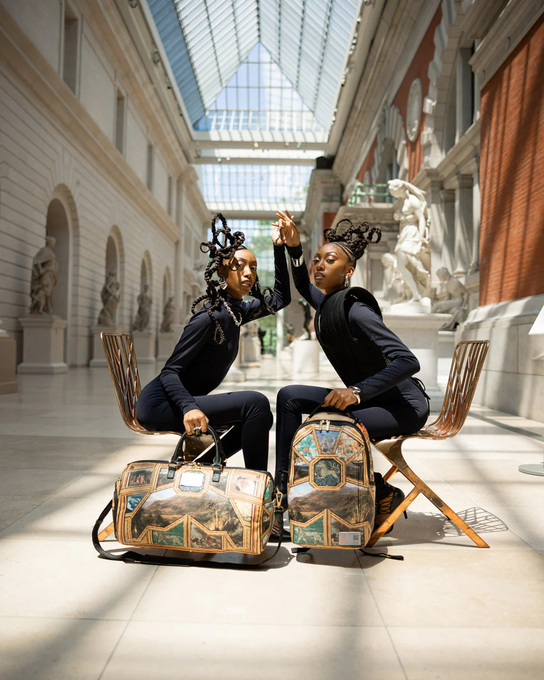 THE MET MASTERPIECES BACKPACK - Image 17
