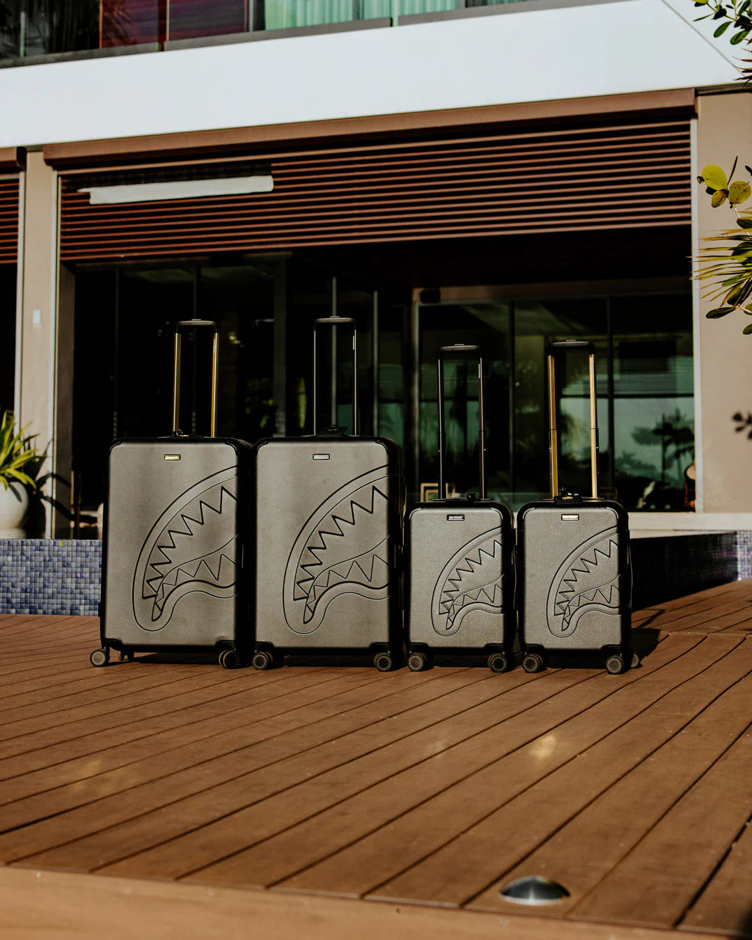 REALITY CHECK SHARKITECTURE FULL-SIZE JETBLACK LUGGAGE (GUNMETAL HARDWARE) - Image 7