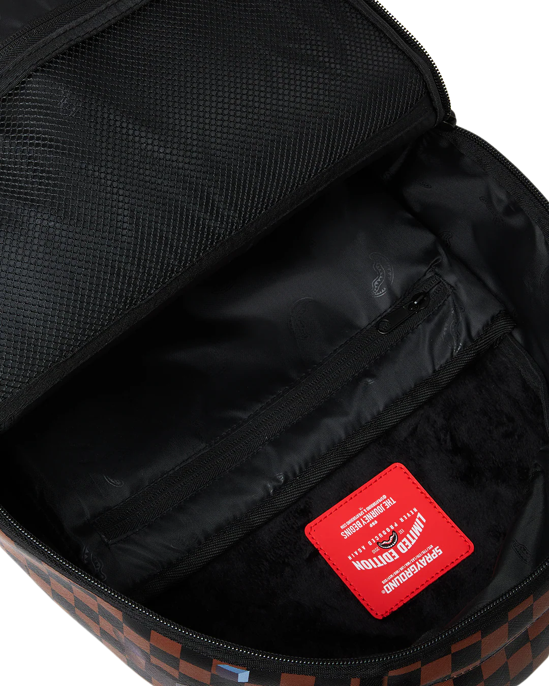 TRANSFORMERS PROTECT THE PLANET DLXSV BACKPACK - Image 11
